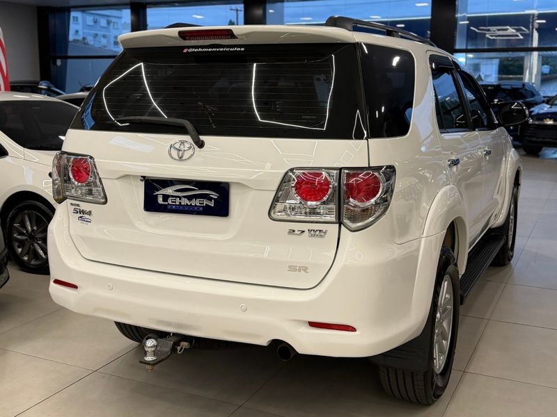 TOYOTA HILUX SW4 2.7 SR 4X2 16V 2013/2014 LEHMEN VEÍCULOS VENÂNCIO AIRES / Carros no Vale