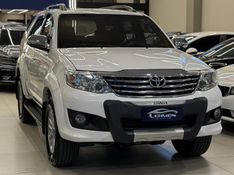 TOYOTA HILUX SW4 2.7 SR 4X2 16V 2013/2014 LEHMEN VEÍCULOS VENÂNCIO AIRES / Carros no Vale