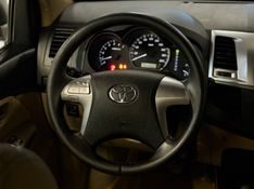 TOYOTA HILUX SW4 2.7 SR 4X2 16V 2013/2014 LEHMEN VEÍCULOS VENÂNCIO AIRES / Carros no Vale