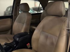 TOYOTA HILUX SW4 2.7 SR 4X2 16V 2013/2014 LEHMEN VEÍCULOS VENÂNCIO AIRES / Carros no Vale
