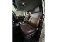 TOYOTA HILUX SW4 2.8 SRX 4X4 16V TURBO INTERCOOLER 2016/2016 LEHMEN VEÍCULOS VENÂNCIO AIRES / Carros no Vale