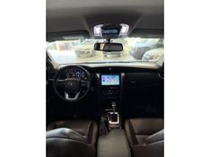 TOYOTA HILUX SW4 2.8 SRX 4X4 16V TURBO INTERCOOLER 2016/2016 LEHMEN VEÍCULOS VENÂNCIO AIRES / Carros no Vale