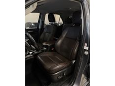 TOYOTA HILUX SW4 2.8 SRX 4X4 16V TURBO INTERCOOLER 2017/2017 LEHMEN VEÍCULOS VENÂNCIO AIRES / Carros no Vale