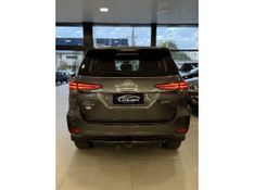 TOYOTA HILUX SW4 2.8 SRX 4X4 16V TURBO INTERCOOLER 2017/2017 LEHMEN VEÍCULOS VENÂNCIO AIRES / Carros no Vale