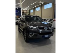 TOYOTA HILUX SW4 2.8 SRX 4X4 16V TURBO INTERCOOLER 2017/2017 LEHMEN VEÍCULOS VENÂNCIO AIRES / Carros no Vale
