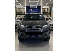 TOYOTA HILUX SW4 2.8 SRX 4X4 16V TURBO INTERCOOLER 2017/2017 LEHMEN VEÍCULOS VENÂNCIO AIRES / Carros no Vale