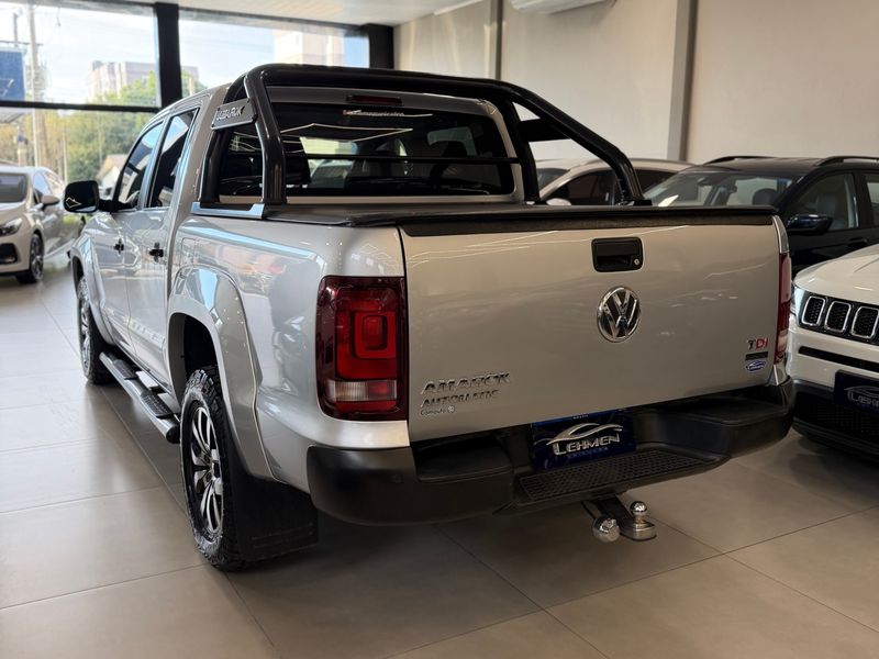 VOLKSWAGEN AMAROK 2.0 DARK LABEL 4X4 CD 16V TURBO INTERCOOLER 2015/2015 LEHMEN VEÍCULOS VENÂNCIO AIRES / Carros no Vale