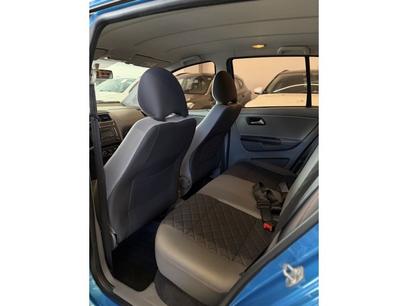 VOLKSWAGEN FOX 1.6 MSI HIGHLINE 16V AUTOMATIZADO 2015/2015 LEHMEN VEÍCULOS VENÂNCIO AIRES / Carros no Vale