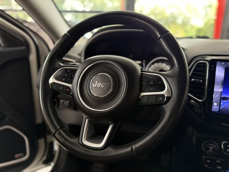 Jeep COMPASS LONGITUDE 2.0 2018 SÓ MOTOS E AUTOMÓVEIS SANTA CRUZ DO SUL / Carros no Vale Jeep COMPASS LONGITUDE 2.0 2018 SÓ MOTOS E AUTOMÓVEIS SANTA CRUZ DO SUL / Carros no Vale
