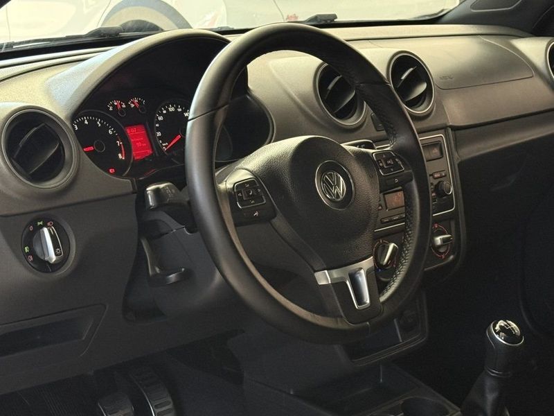 VOLKSWAGEN SAVEIRO CROSS CD 1.6 2015 SÓ MOTOS E AUTOMÓVEIS SANTA CRUZ DO SUL / Carros no Vale