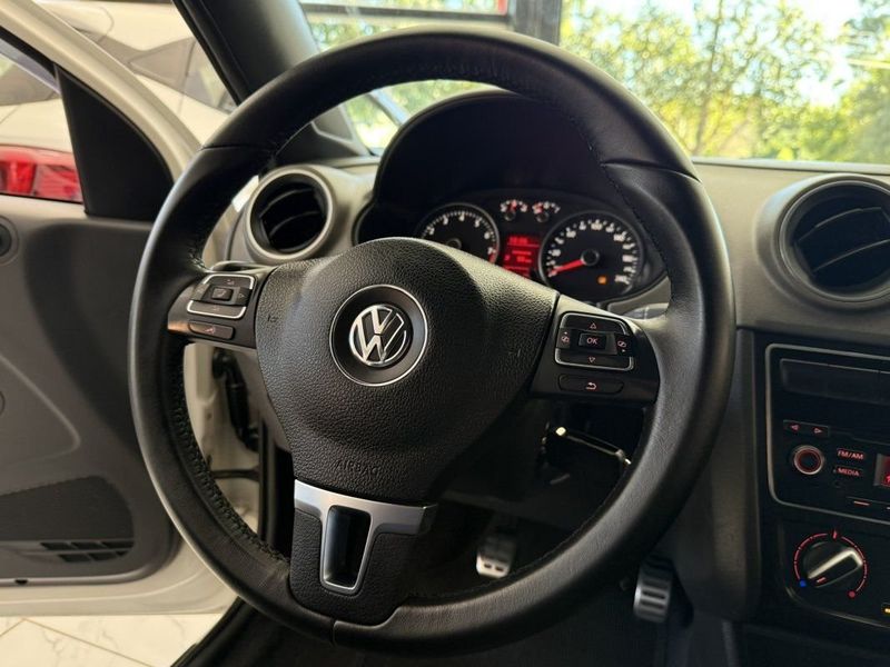 VOLKSWAGEN SAVEIRO CROSS CD 1.6 2015 SÓ MOTOS E AUTOMÓVEIS SANTA CRUZ DO SUL / Carros no Vale