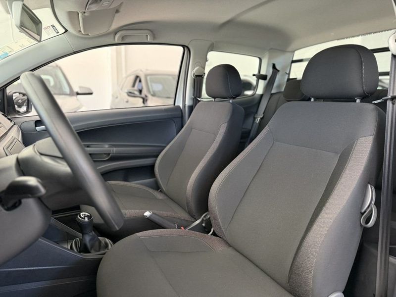 VOLKSWAGEN SAVEIRO ROBUST CD 1.6 2025 SÓ MOTOS E AUTOMÓVEIS SANTA CRUZ DO SUL / Carros no Vale