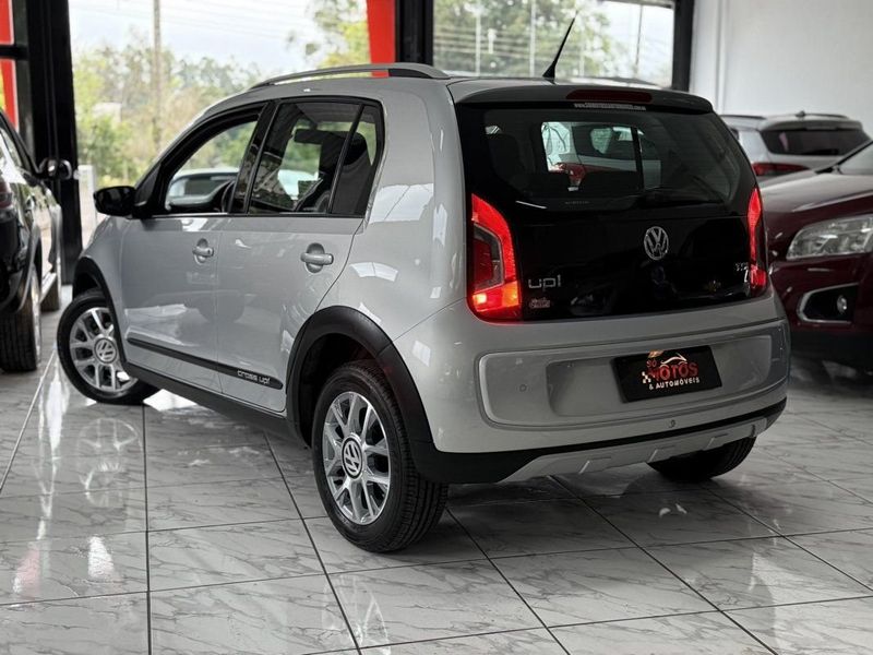 VOLKSWAGEN UP! CROSS 1.0 TSI 2017 SÓ MOTOS E AUTOMÓVEIS SANTA CRUZ DO SUL / Carros no Vale VOLKSWAGEN UP! CROSS 1.0 TSI 2017 SÓ MOTOS E AUTOMÓVEIS SANTA CRUZ DO SUL / Carros no Vale