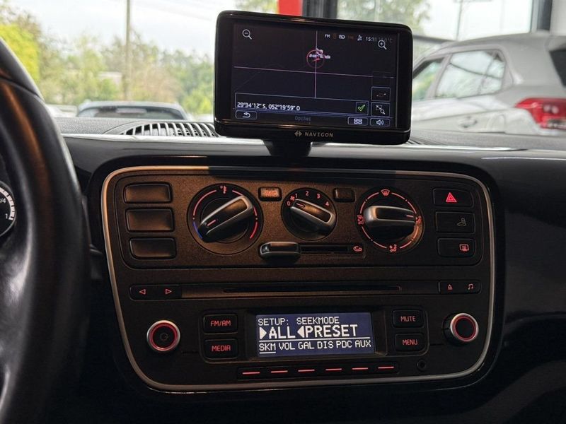 VOLKSWAGEN UP! CROSS 1.0 TSI 2017 SÓ MOTOS E AUTOMÓVEIS SANTA CRUZ DO SUL / Carros no Vale VOLKSWAGEN UP! CROSS 1.0 TSI 2017 SÓ MOTOS E AUTOMÓVEIS SANTA CRUZ DO SUL / Carros no Vale