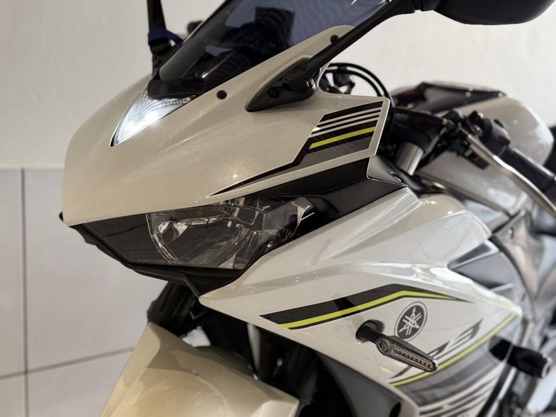 Yamaha YZF R3 321 ABS 2018 SÓ MOTOS E AUTOMÓVEIS SANTA CRUZ DO SUL / Carros no Vale