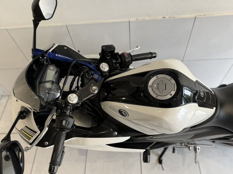 Yamaha YZF R3 321 ABS 2018 SÓ MOTOS E AUTOMÓVEIS SANTA CRUZ DO SUL / Carros no Vale