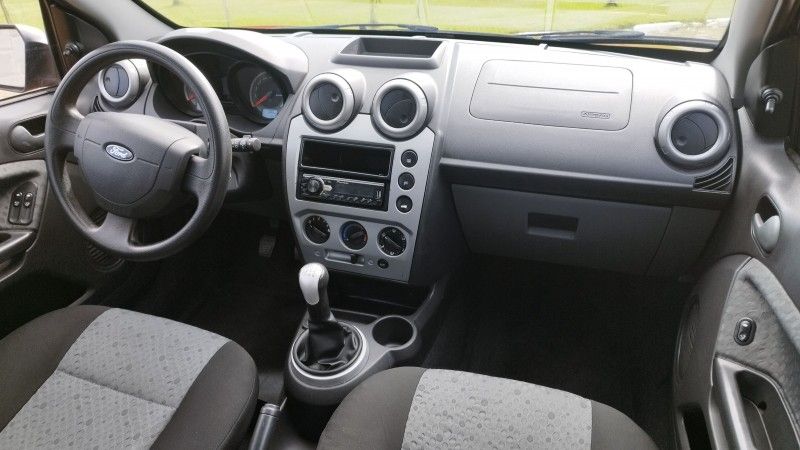 Ford FIESTA SE 1.0 2014 GRASSI VEÍCULOS LAJEADO / Carros no Vale