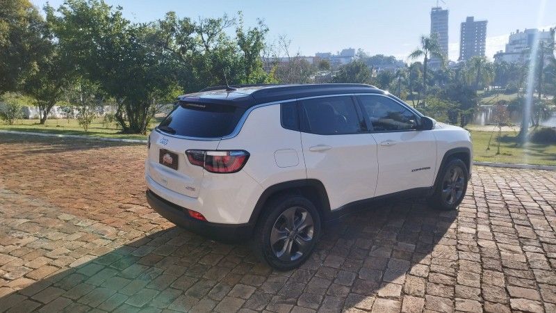 Jeep COMPASS LONGITUDE 2.0 2018 GRASSI VEÍCULOS LAJEADO / Carros no Vale