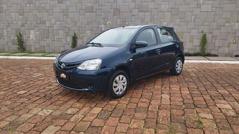 Toyota ETIOS XS 1.5 2016 GRASSI VEÍCULOS LAJEADO / Carros no Vale Toyota ETIOS XS 1.5 2016 GRASSI VEÍCULOS LAJEADO / Carros no Vale
