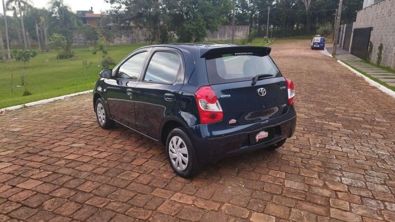 Toyota ETIOS XS 1.5 2016 GRASSI VEÍCULOS LAJEADO / Carros no Vale Toyota ETIOS XS 1.5 2016 GRASSI VEÍCULOS LAJEADO / Carros no Vale