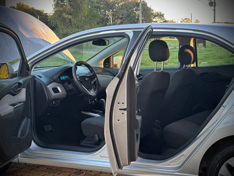 Chevrolet ONIX LT 1.4 2018 NEUMANN VEÍCULOS ARROIO DO MEIO / Carros no Vale
