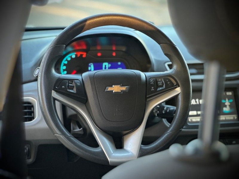 Chevrolet ONIX LT 1.4 2018 NEUMANN VEÍCULOS ARROIO DO MEIO / Carros no Vale