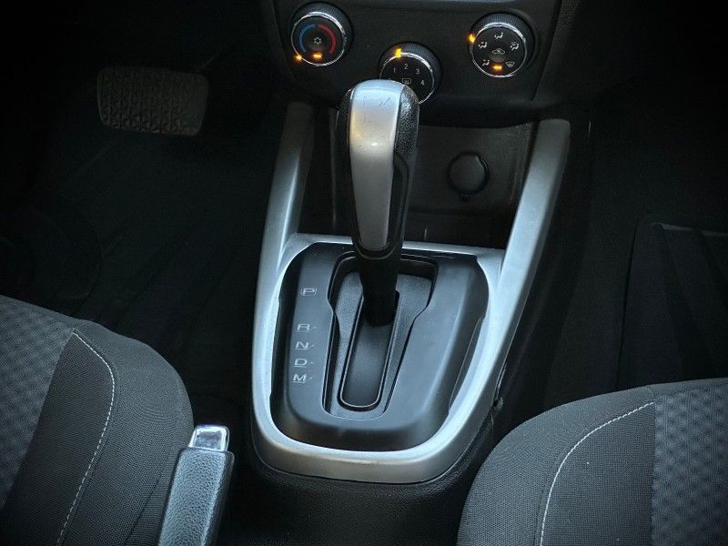 Chevrolet ONIX LT 1.4 2018 NEUMANN VEÍCULOS ARROIO DO MEIO / Carros no Vale