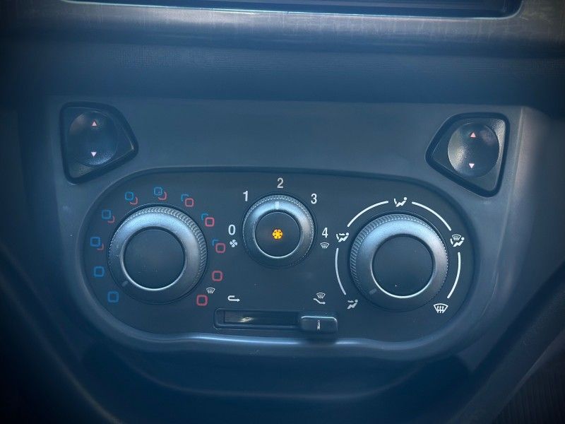 Fiat UNO WAY CELEB 1.4 EVO 2014 NEUMANN VEÍCULOS ARROIO DO MEIO / Carros no Vale