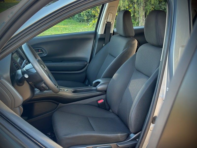Honda HR-V LX CVT 1.8 2018 NEUMANN VEÍCULOS ARROIO DO MEIO / Carros no Vale
