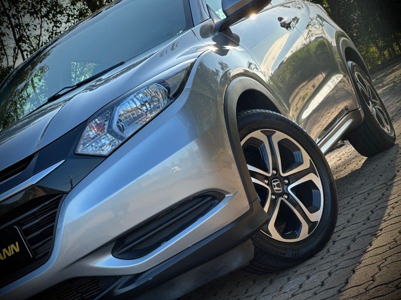 Honda HR-V LX CVT 1.8 2018 NEUMANN VEÍCULOS ARROIO DO MEIO / Carros no Vale
