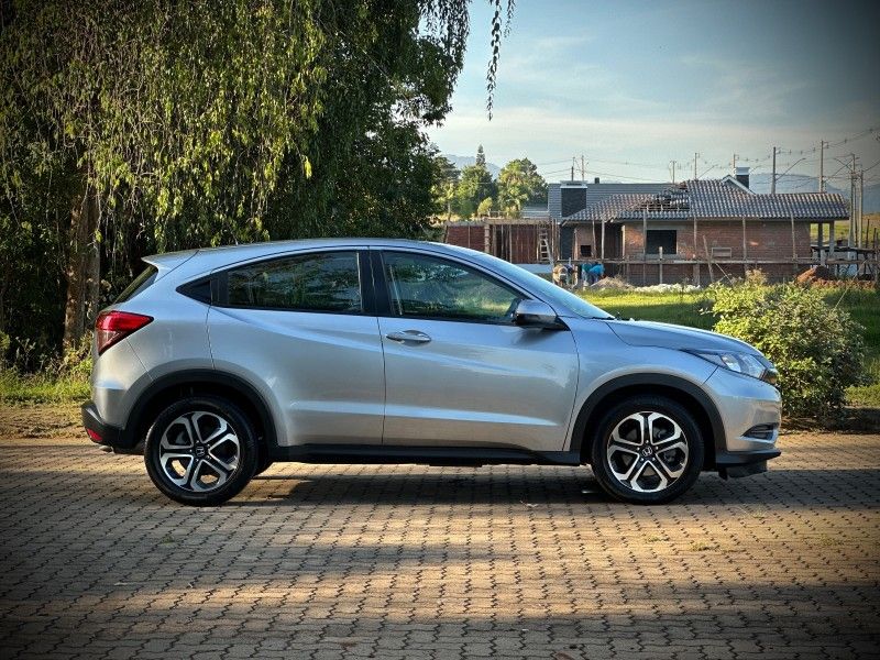 Honda HR-V LX CVT 1.8 2018 NEUMANN VEÍCULOS ARROIO DO MEIO / Carros no Vale