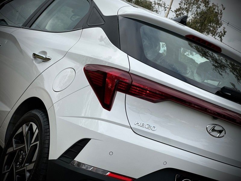 Hyundai HB20S PLATINUM 1.0 TURBO 2026 NEUMANN VEÍCULOS ARROIO DO MEIO / Carros no Vale
