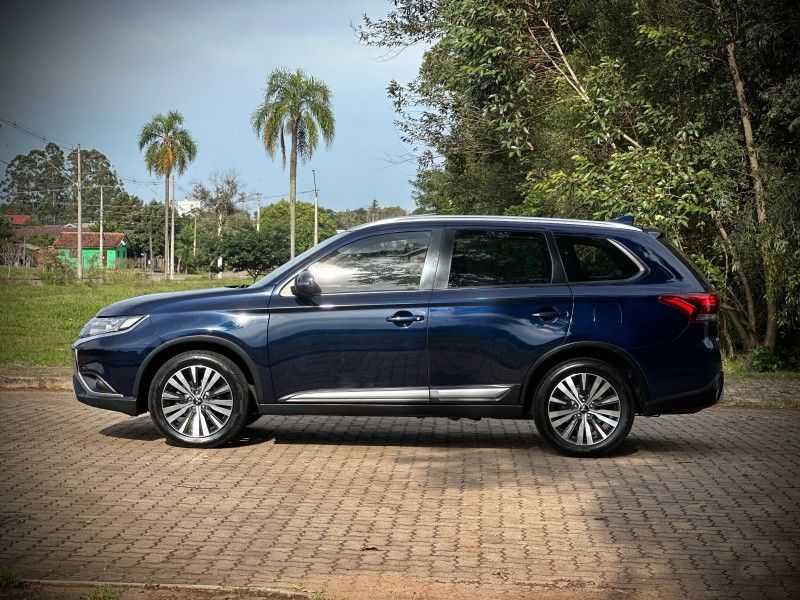 Mitsubishi OUTLANDER HPE 2.0 CVT 2019 NEUMANN VEÍCULOS ARROIO DO MEIO / Carros no Vale