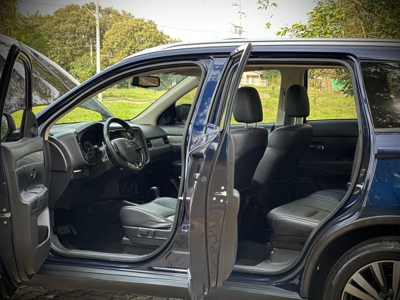 Mitsubishi OUTLANDER HPE 2.0 CVT 2019 NEUMANN VEÍCULOS ARROIO DO MEIO / Carros no Vale