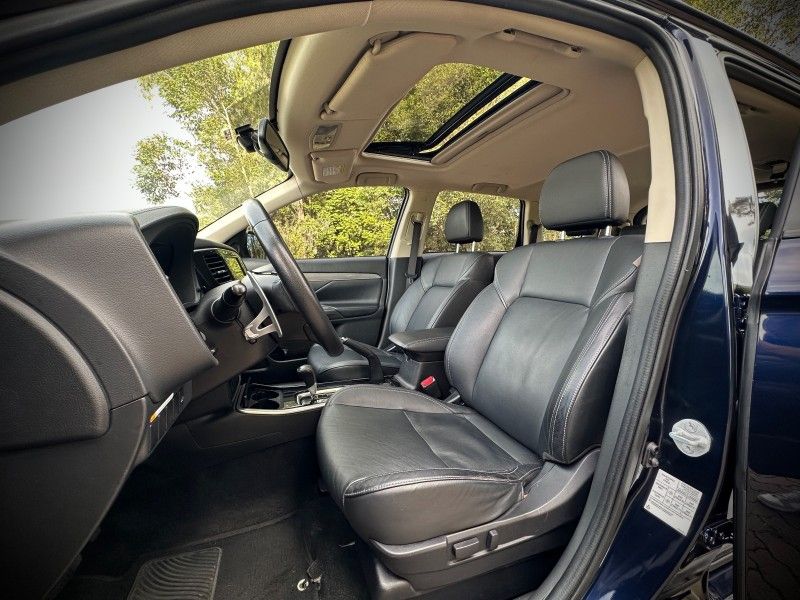 Mitsubishi OUTLANDER HPE 2.0 CVT 2019 NEUMANN VEÍCULOS ARROIO DO MEIO / Carros no Vale