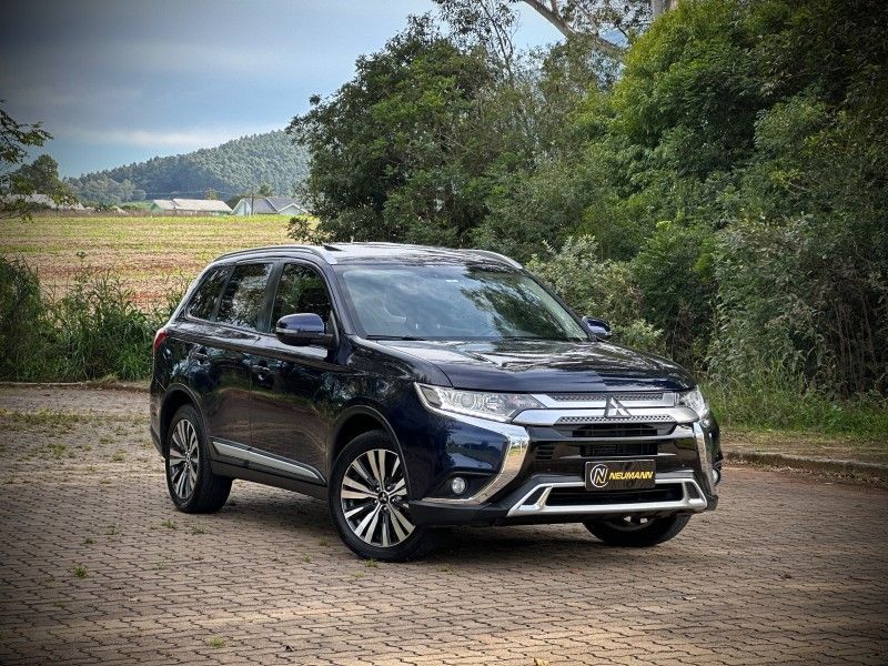 Mitsubishi OUTLANDER HPE 2.0 CVT 2019 NEUMANN VEÍCULOS ARROIO DO MEIO / Carros no Vale