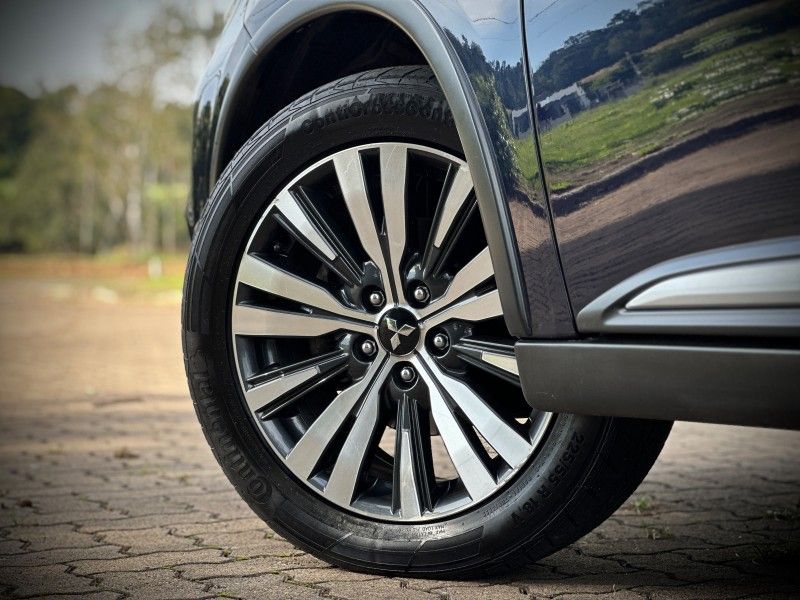 Mitsubishi OUTLANDER HPE 2.0 CVT 2019 NEUMANN VEÍCULOS ARROIO DO MEIO / Carros no Vale