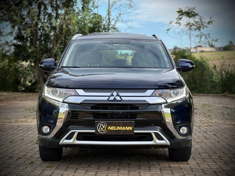 Mitsubishi OUTLANDER HPE 2.0 CVT 2019 NEUMANN VEÍCULOS ARROIO DO MEIO / Carros no Vale