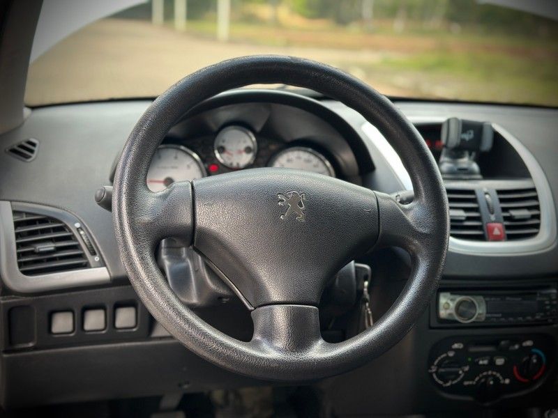 Peugeot 207 XR 1.4 2012 NEUMANN VEÍCULOS ARROIO DO MEIO / Carros no Vale