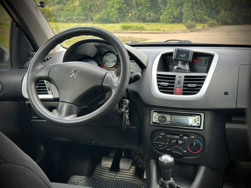 Peugeot 207 XR 1.4 2012 NEUMANN VEÍCULOS ARROIO DO MEIO / Carros no Vale
