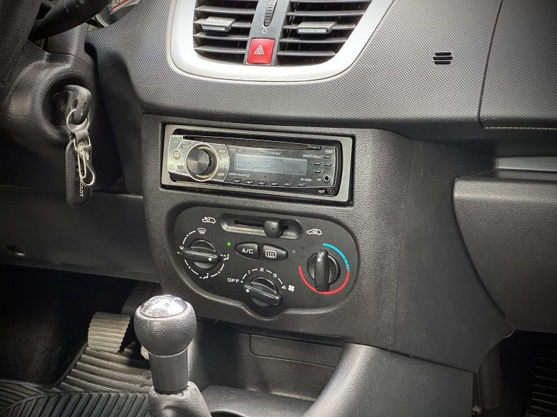 Peugeot 207 XR 1.4 2012 NEUMANN VEÍCULOS ARROIO DO MEIO / Carros no Vale