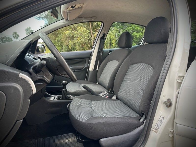 Peugeot 207 XR 1.4 2012 NEUMANN VEÍCULOS ARROIO DO MEIO / Carros no Vale