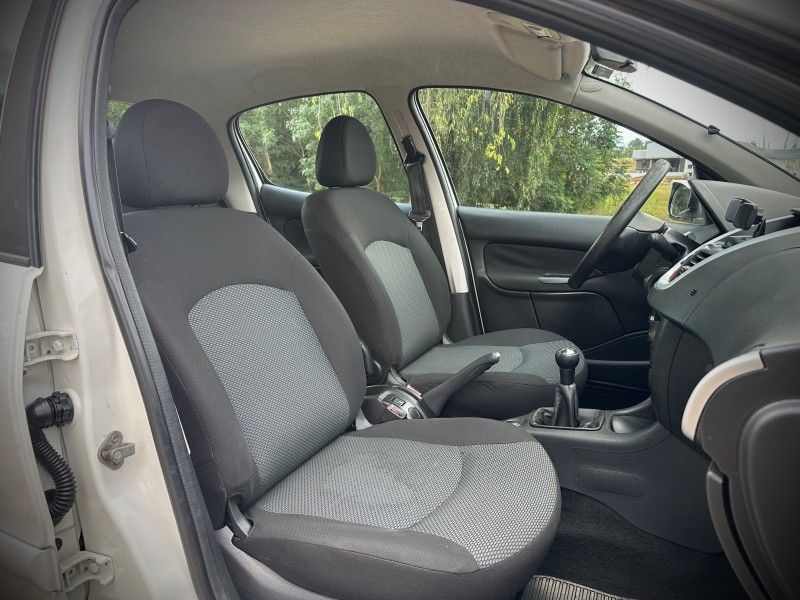 Peugeot 207 XR 1.4 2012 NEUMANN VEÍCULOS ARROIO DO MEIO / Carros no Vale