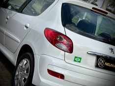 Peugeot 207 XR 1.4 2012 NEUMANN VEÍCULOS ARROIO DO MEIO / Carros no Vale
