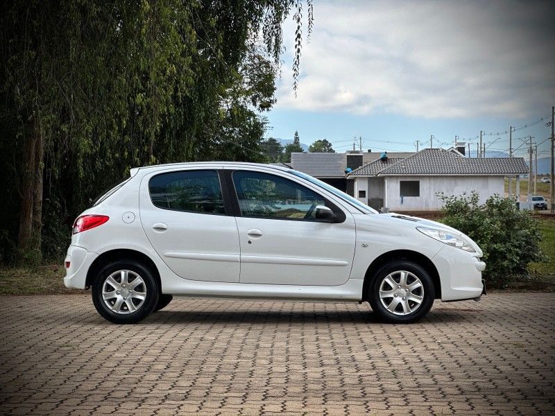 Peugeot 207 XR 1.4 2012 NEUMANN VEÍCULOS ARROIO DO MEIO / Carros no Vale