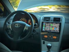 Toyota COROLLA GLi 1.8 2012 NEUMANN VEÍCULOS ARROIO DO MEIO / Carros no Vale