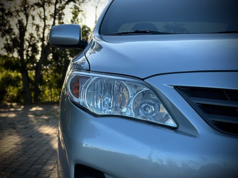 Toyota COROLLA GLi 1.8 2012 NEUMANN VEÍCULOS ARROIO DO MEIO / Carros no Vale Toyota COROLLA GLi 1.8 2012 NEUMANN VEÍCULOS ARROIO DO MEIO / Carros no Vale
