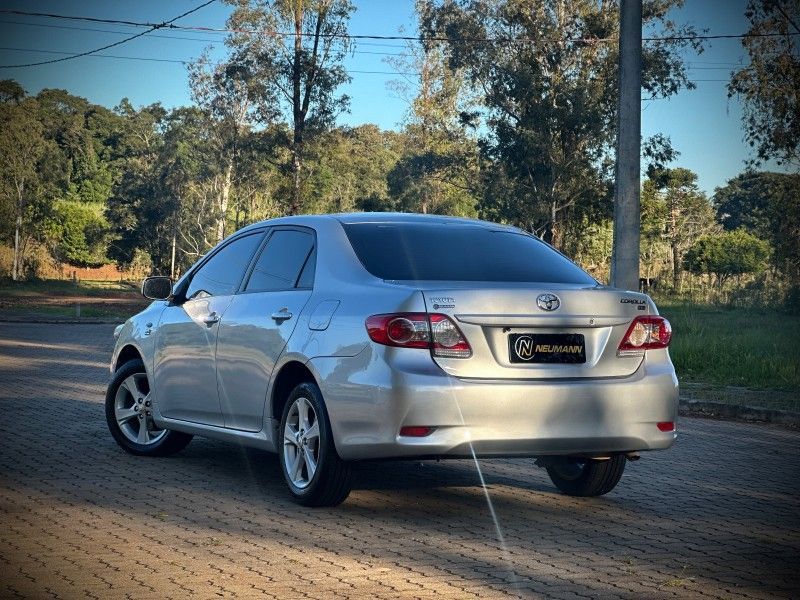 Toyota COROLLA GLi 1.8 2012 NEUMANN VEÍCULOS ARROIO DO MEIO / Carros no Vale Toyota COROLLA GLi 1.8 2012 NEUMANN VEÍCULOS ARROIO DO MEIO / Carros no Vale