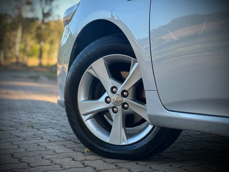 Toyota COROLLA GLi 1.8 2012 NEUMANN VEÍCULOS ARROIO DO MEIO / Carros no Vale Toyota COROLLA GLi 1.8 2012 NEUMANN VEÍCULOS ARROIO DO MEIO / Carros no Vale