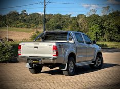 Toyota HILUX CAB.DUPLA SRV 3.0 TB-IC 2013 NEUMANN VEÍCULOS ARROIO DO MEIO / Carros no Vale